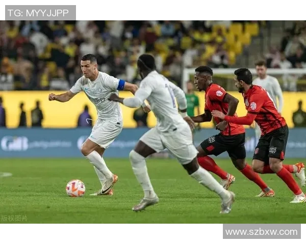 足球明星背后的真实故事与奋斗历程揭秘